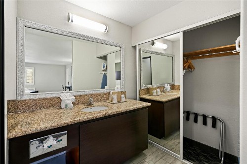 Best Western Desert Villa Inn - image 16