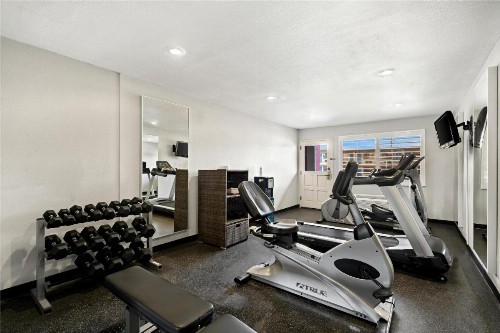 Best Western Desert Villa Inn - image 19