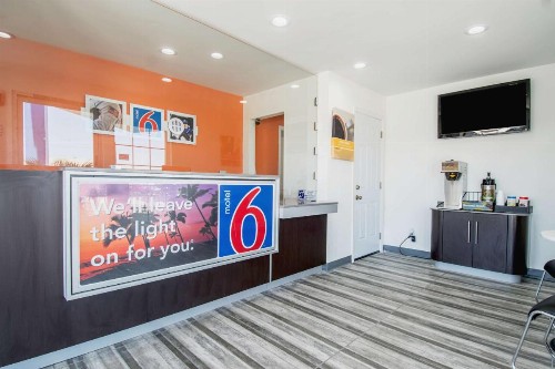 Motel 6-Barstow CA - Route 66 - image 26