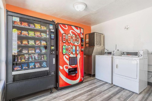 Motel 6-Barstow CA - Route 66 - image 29