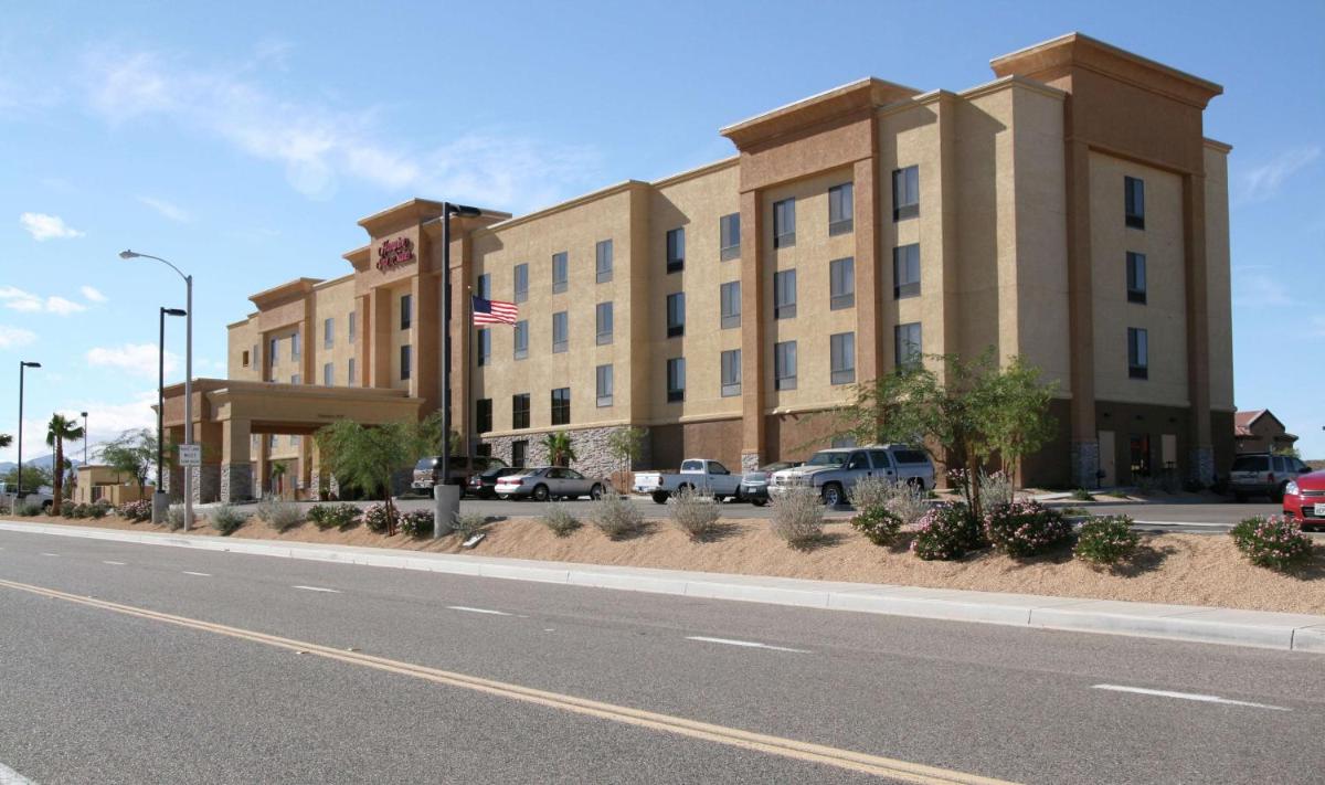 Hampton Inn and Suites Barstow - main image