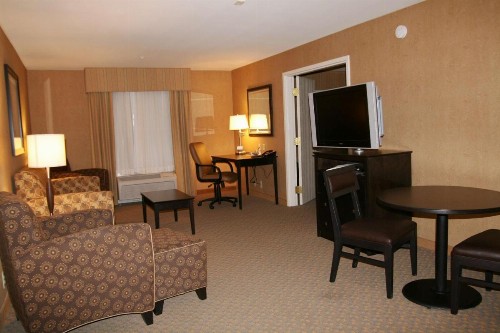 Hampton Inn and Suites Barstow - image 11