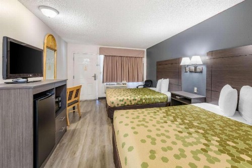 Econo Lodge On Historic Route 66 - image 32
