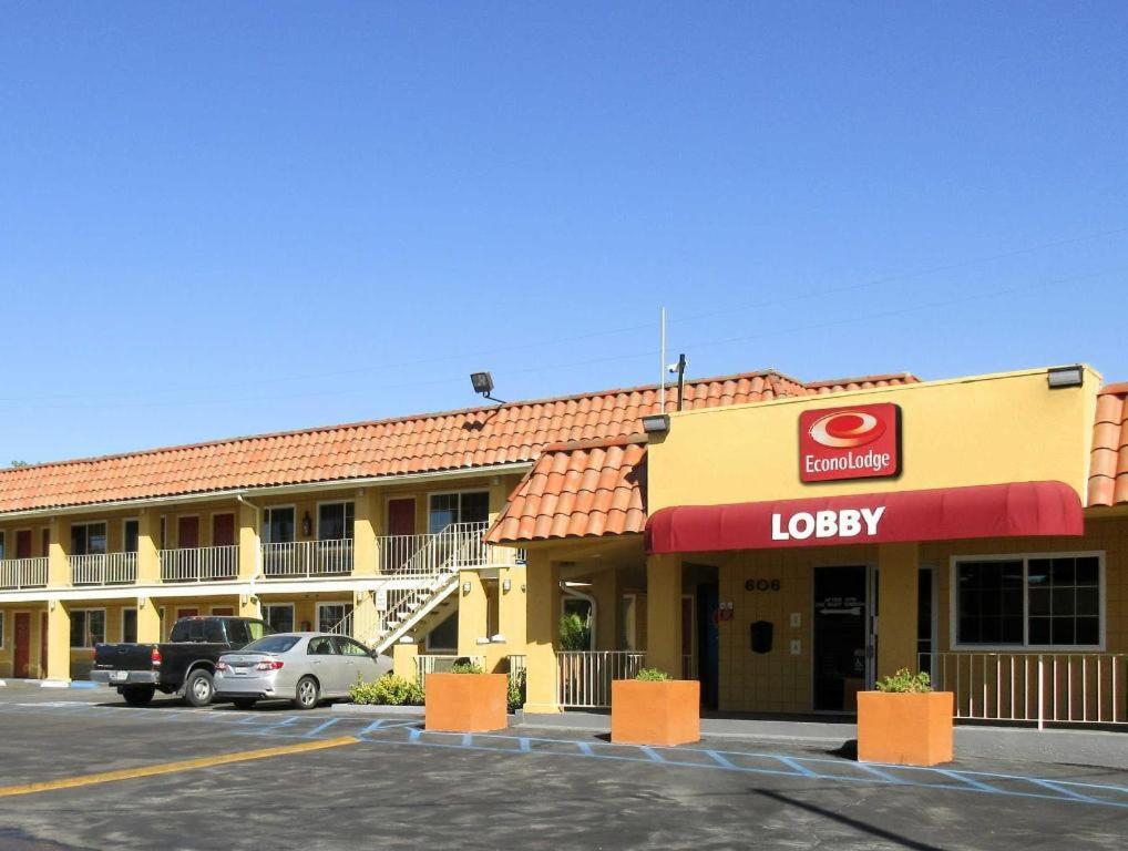 Econo Lodge On Historic Route 66 - image 4