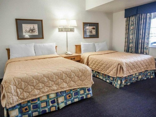 Econo Lodge On Historic Route 66 - image 5