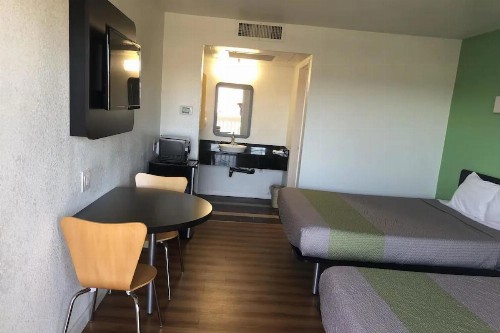 Motel 6-Barstow CA - image 10
