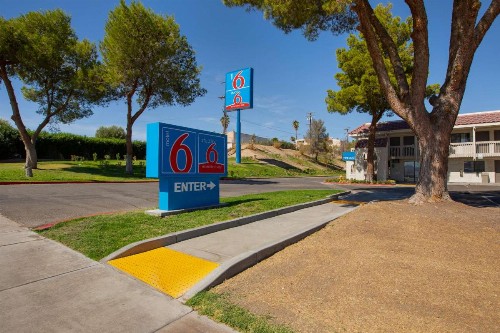 Motel 6-Barstow CA - image 13