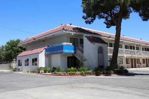Motel 6-Barstow CA - image 33