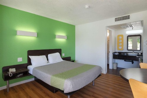 Motel 6-Barstow CA - image 37
