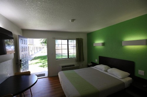 Motel 6-Barstow CA - image 47