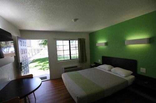 Motel 6-Barstow CA - image 6