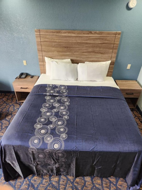 Travelodge by Wyndham Barstow - image 7