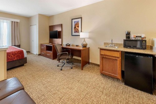 Comfort Suites Barstow near I-15 - image 11