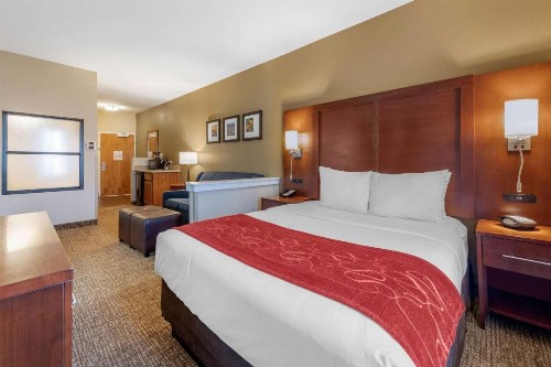 Comfort Suites Barstow near I-15 - image 23