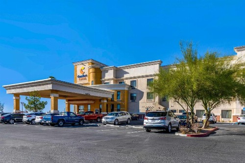 Comfort Suites Barstow near I-15 - image 8