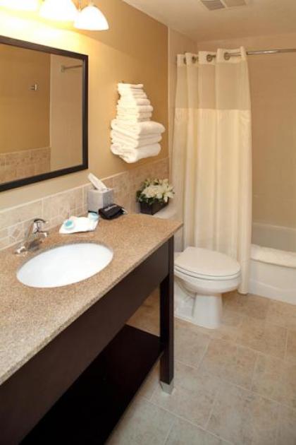 Golden Apple Inn - image 10