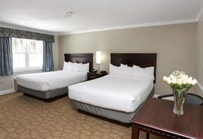 Golden Apple Inn - image 8
