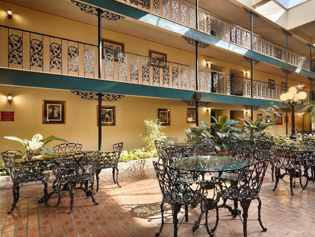 Baton Rouge Hotel - image 5