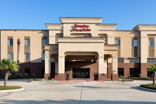 Hampton Inn & Suites Baton Rouge - I-10 East - image 2
