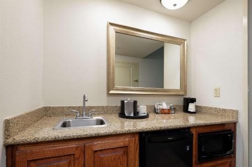 Hampton Inn & Suites Baton Rouge - I-10 East - image 40