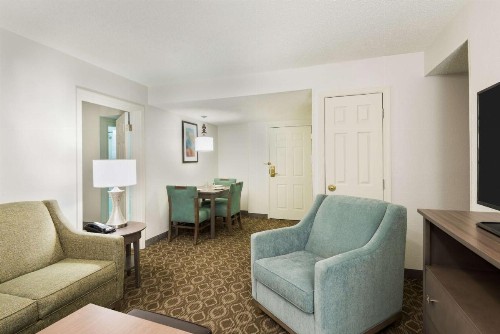 Homewood Suites Baton Rouge - image 14
