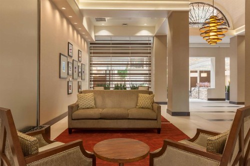 Embassy Suites Baton Rouge - image 12