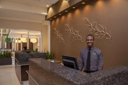 Embassy Suites Baton Rouge - image 15