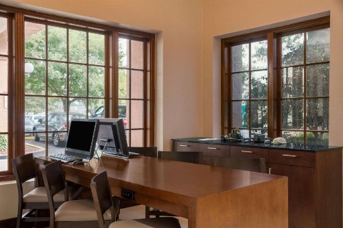 Embassy Suites Baton Rouge - image 18