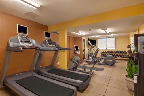 Embassy Suites Baton Rouge - image 2