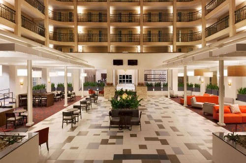 Embassy Suites Baton Rouge - image 23