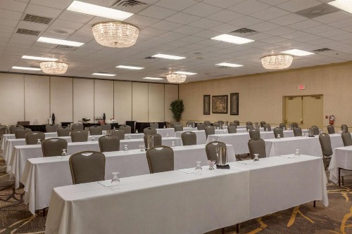 Embassy Suites Baton Rouge - image 8