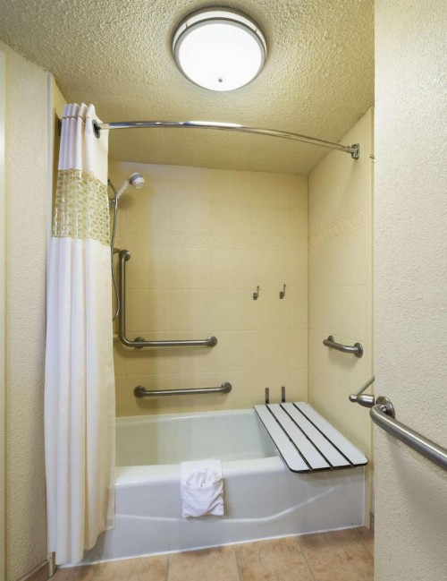 Hampton Inn I-10 & College Drive - image 19