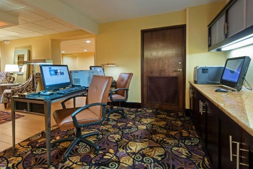Hampton Inn I-10 & College Drive - image 24