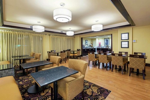 Hampton Inn I-10 & College Drive - image 4