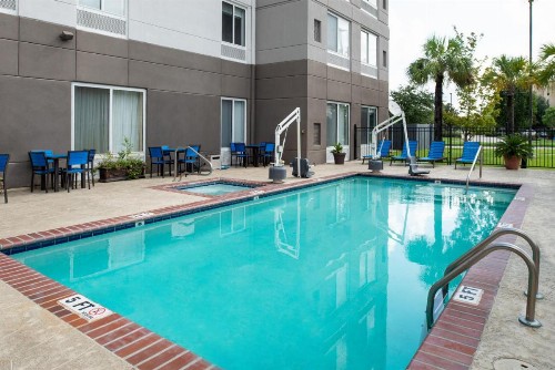 Hilton Garden Inn Baton Rouge Airport - image 2