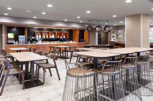 SpringHill Suites by Marriott Baton Rouge South - image 15