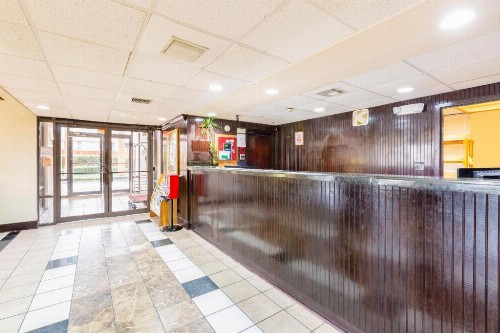 OYO Hotel Baton Rouge Mid City - image 11