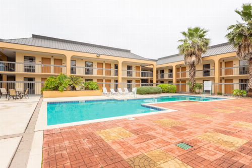 OYO Hotel Baton Rouge Mid City - image 13