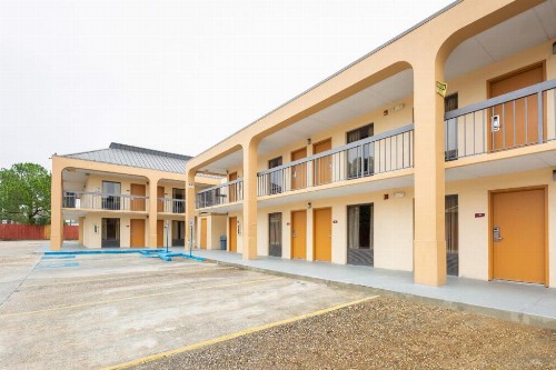 OYO Hotel Baton Rouge Mid City - image 15