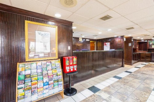 OYO Hotel Baton Rouge Mid City - image 17