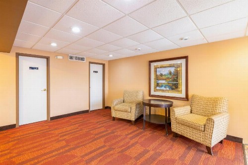 OYO Hotel Baton Rouge Mid City - image 5