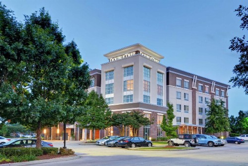 DoubleTree by Hilton Baton Rouge - image 1