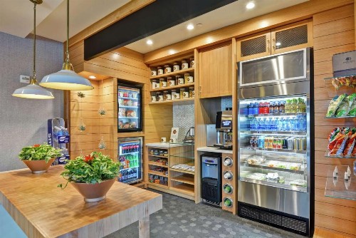 DoubleTree by Hilton Baton Rouge - image 10