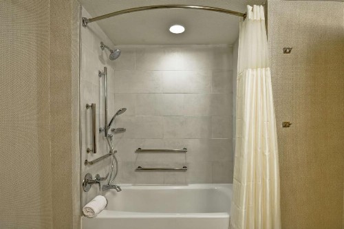 DoubleTree by Hilton Baton Rouge - image 21