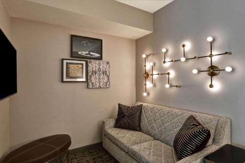 DoubleTree by Hilton Baton Rouge - image 23