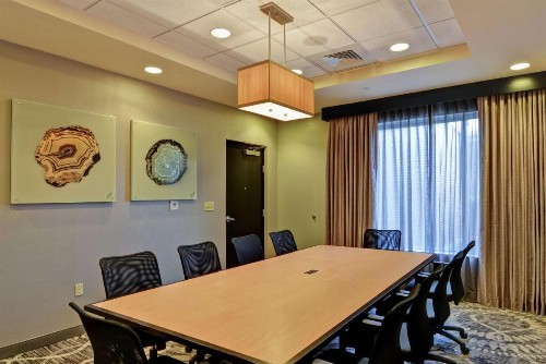 DoubleTree by Hilton Baton Rouge - image 29