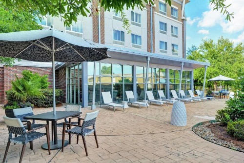DoubleTree by Hilton Baton Rouge - image 3