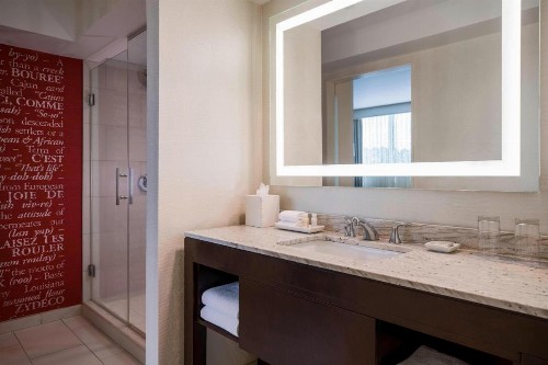 Renaissance Baton Rouge Hotel - image 21