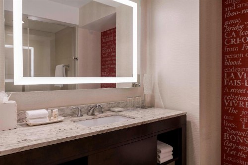 Renaissance Baton Rouge Hotel - image 8