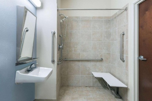 Microtel Inn and Suites Baton Rouge Airport - image 16
